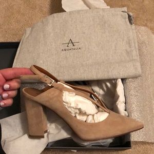 NEW Aquatalia beige Hartley suede cream heel